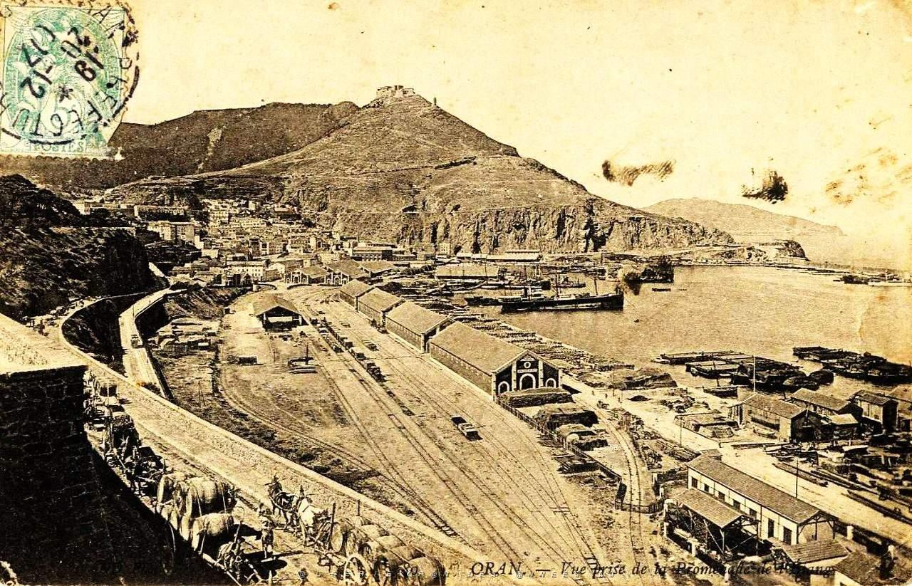 Oran- 108- travail sur les quais.jpg
